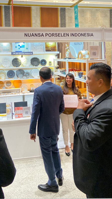 Penyerahan Plakat dalam pameran inacraft 2024